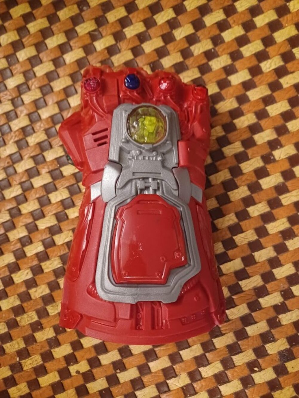 Hasbro Marvel Avengers Infinity War Thanos Glove Gauntlet Electronic Fist Tested